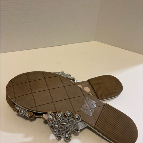 🔵LAUREN LORRAINE Silver Embellished Women's Sandals - Picture 9 of 9